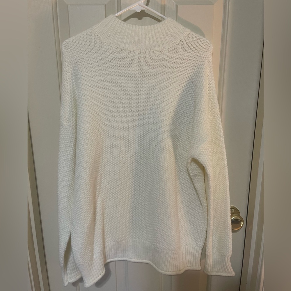 WOMEN'S Cream Pullover Sweater - Size Large